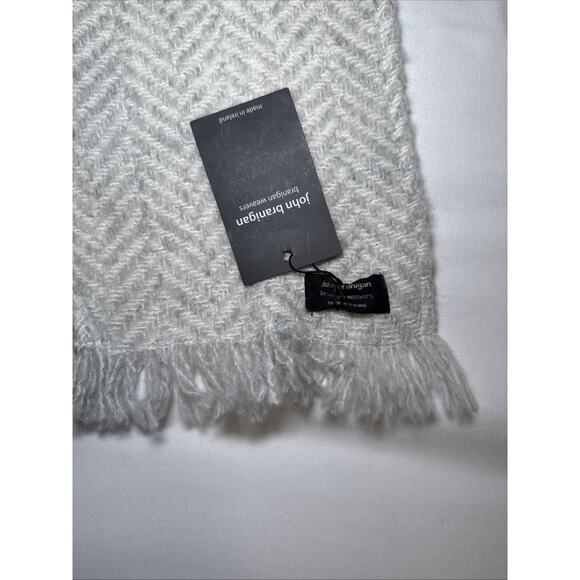 John Branigan Weavers Wool Blend Fringe Scarf Gray Cream Herringbone Womens NWT - Picture 10 of 12